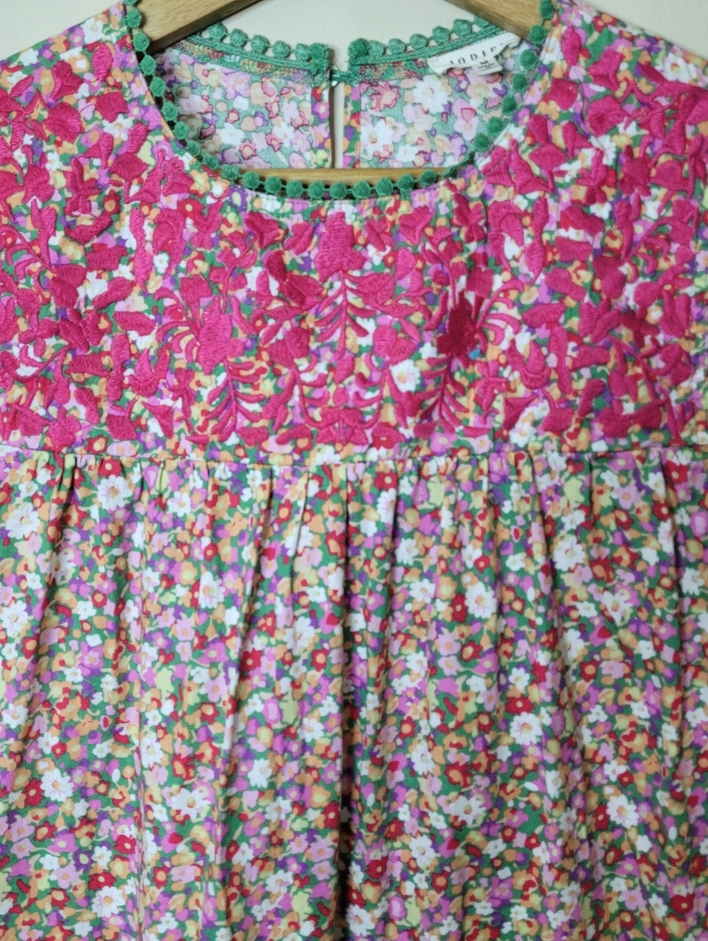 Jodifl Ditsy Floral Tank Top Size M - Picture 3 of 12